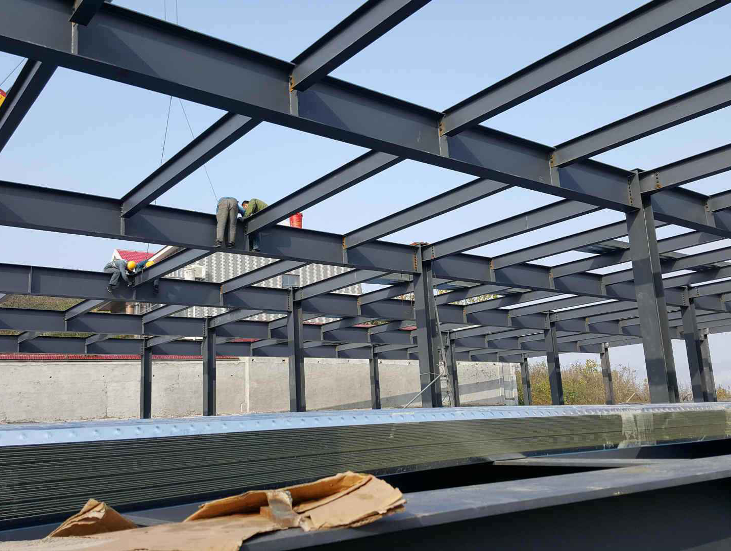 鋼結(jié)構(gòu)樓層板怎么施工呢？